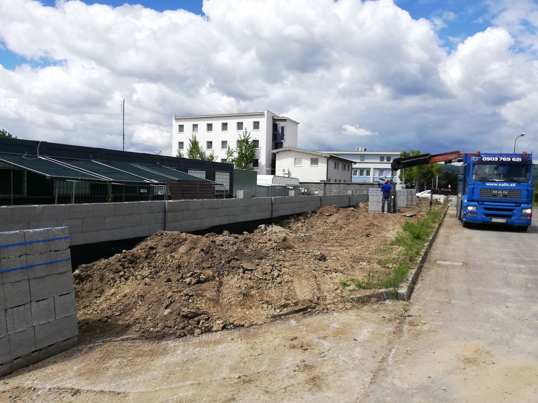 Plot z betónových tvárnic – 120 m (Bratislava)