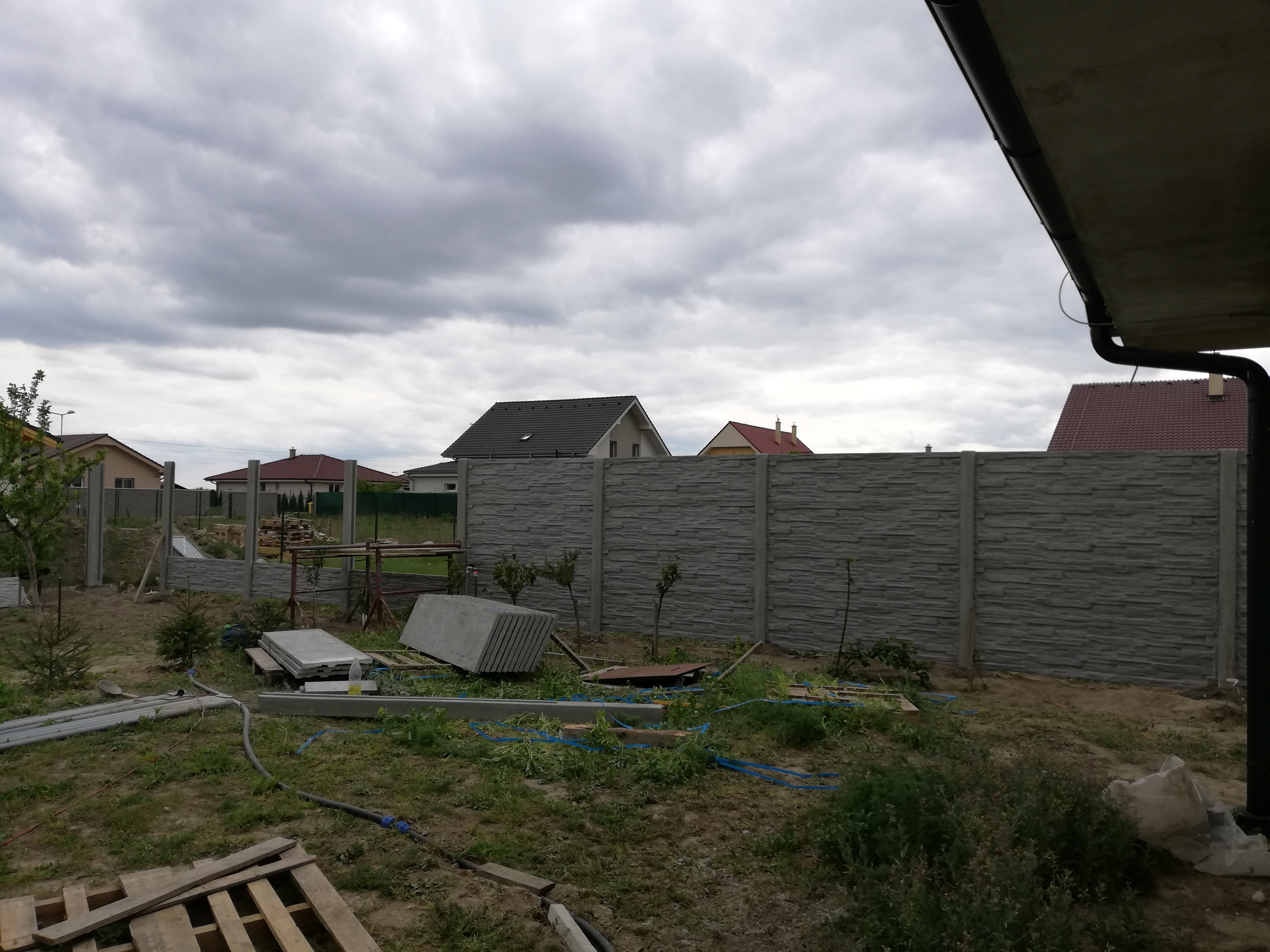 Betónový plot – 42 m (Galanta) – náhľad 2